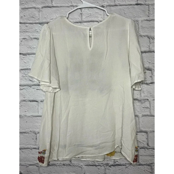 Entro white floral boho embroidered top blouse size Large. - Picture 4 of 7